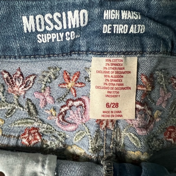 Mossimo Floral Embroidered High Waisted Shorts - Picture 3 of 3